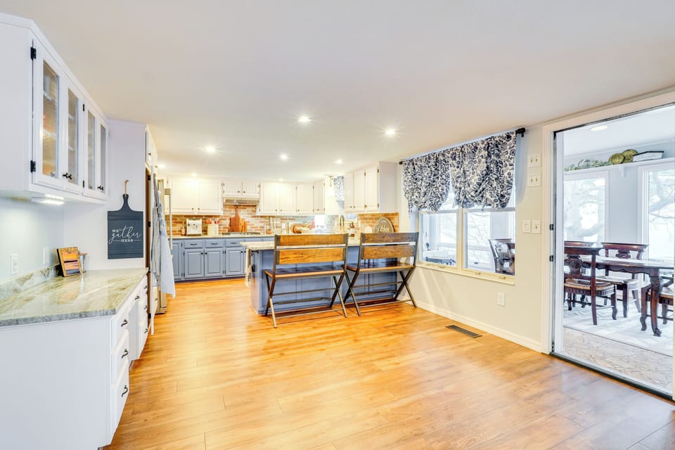 Kitchen | Main Level