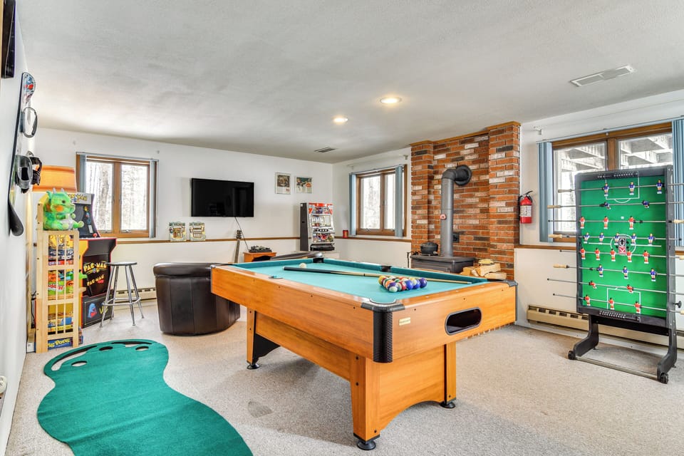 Glen Vacation Rental | 3BR | 2BA | 1,550 Sq Ft | Stairs Required