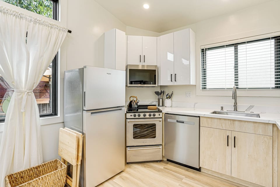 Kitchen | Central A/C & Heat | Drip Coffee Maker