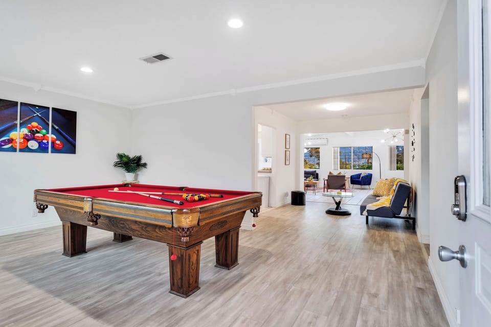 Front Room | Free WiFi | Central A/C & Heating