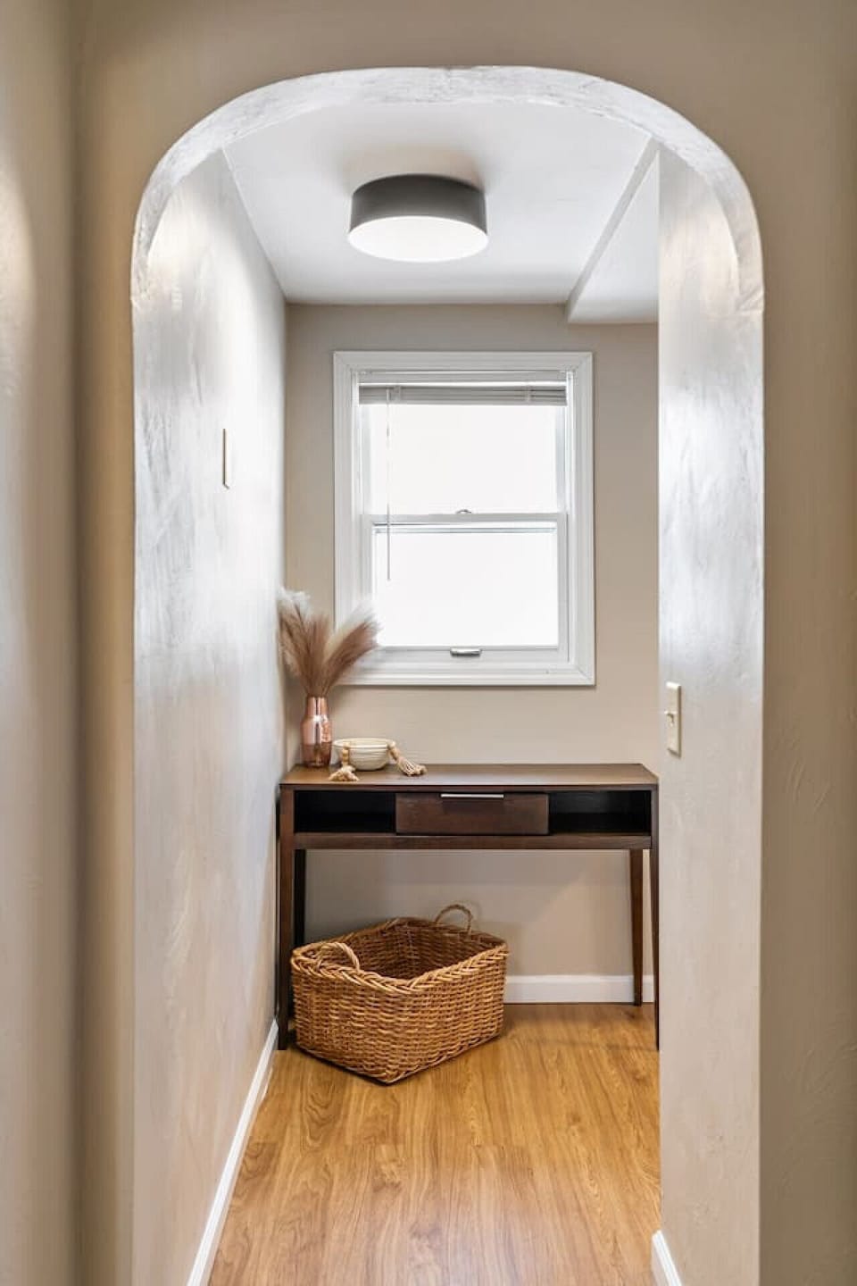 Entry area with storage