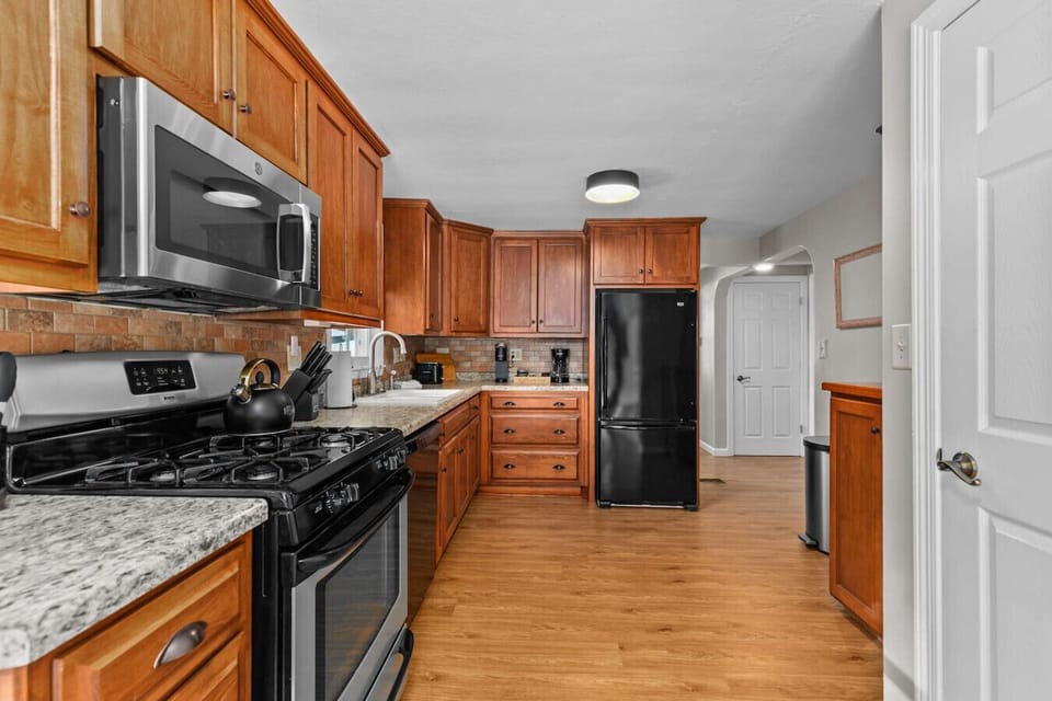 Enjoy a fully equipped kitchen featuring modern appliances, cookware, and all the utensils you need to create delicious meals.