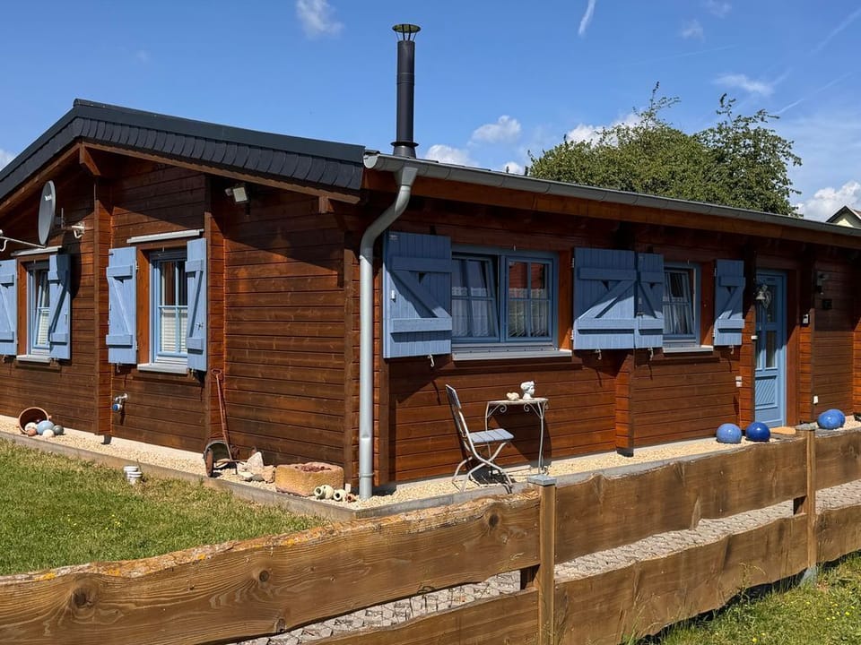 EifelChalet Niederehe - 4-bed vacation home EifelChalet, 2 bedrooms House in Ahrweiler