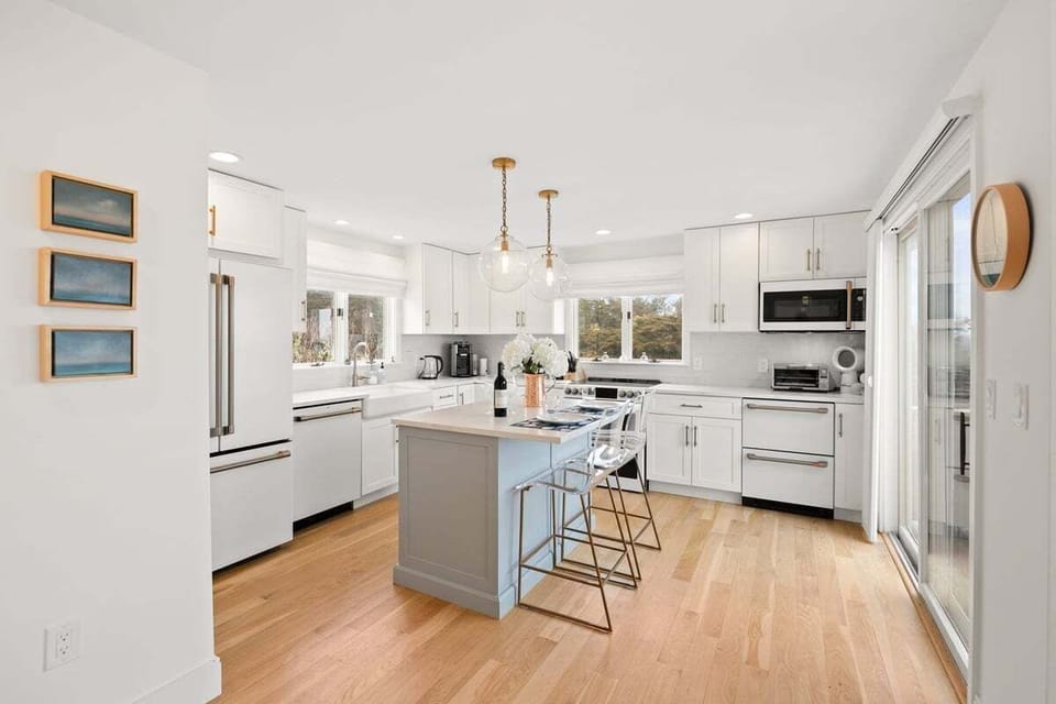 Modern and bright kitchen. Second floor