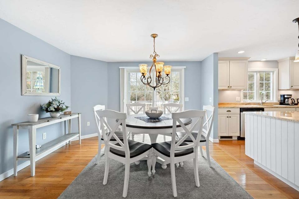 When it's time to eat, gather around the six-person table for a family-style meal.