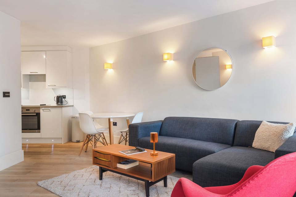 102 Rochester Row SW1P-4