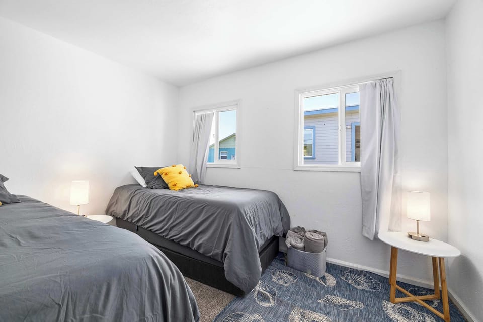 Separate Studio (2 twin beds)