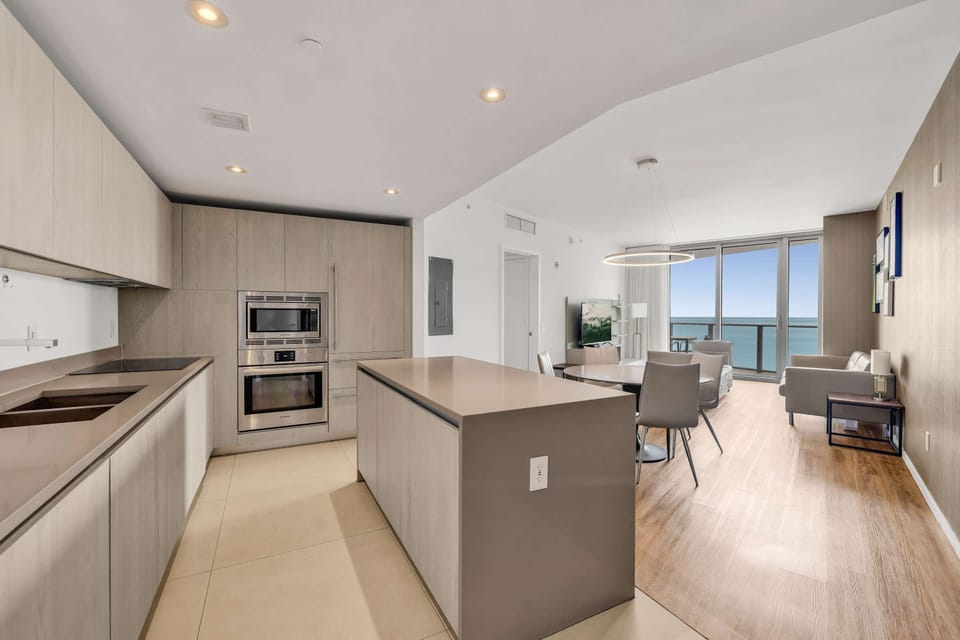 Kitchen & dining