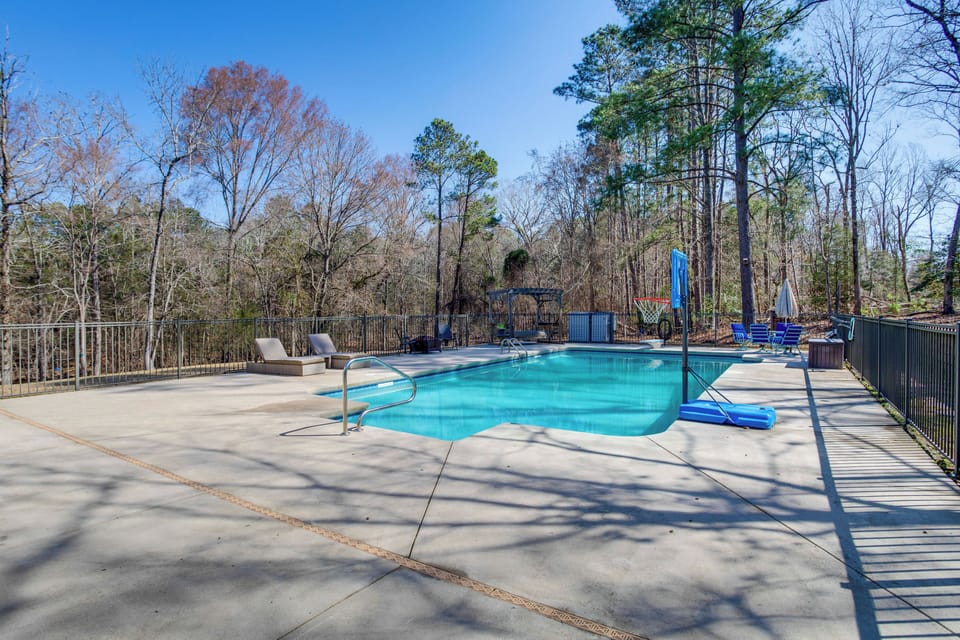 Chapin Vacation Rental | 4BR | 2.5BA | 2,574 Sq Ft | Stairs Required
