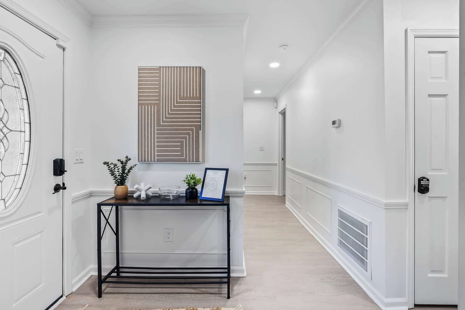 A welcoming entrance with stylish décor and thoughtful details, setting the tone for a relaxing and comfortable stay.
