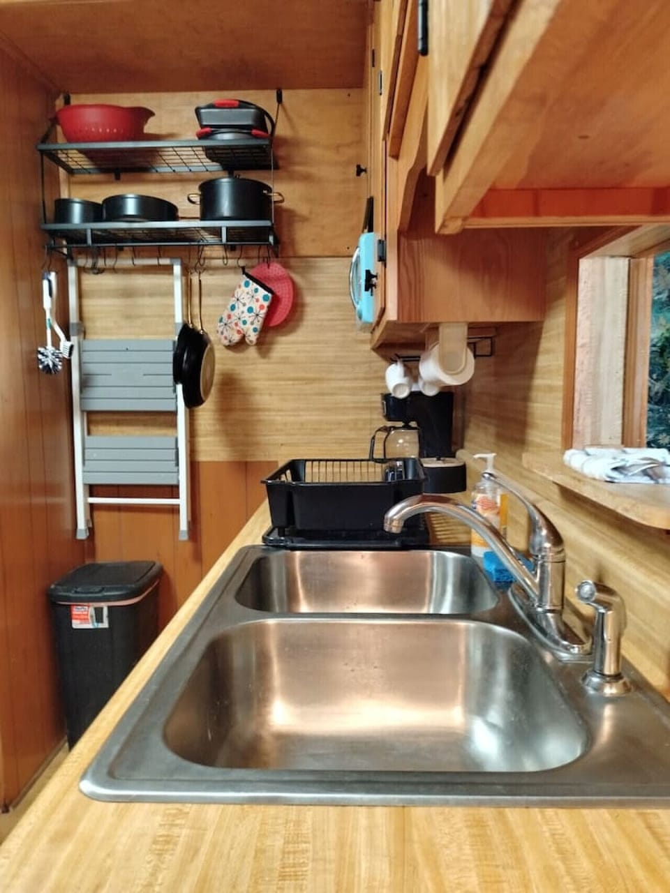 Well-equipped kitchen with everything you need to start cooking