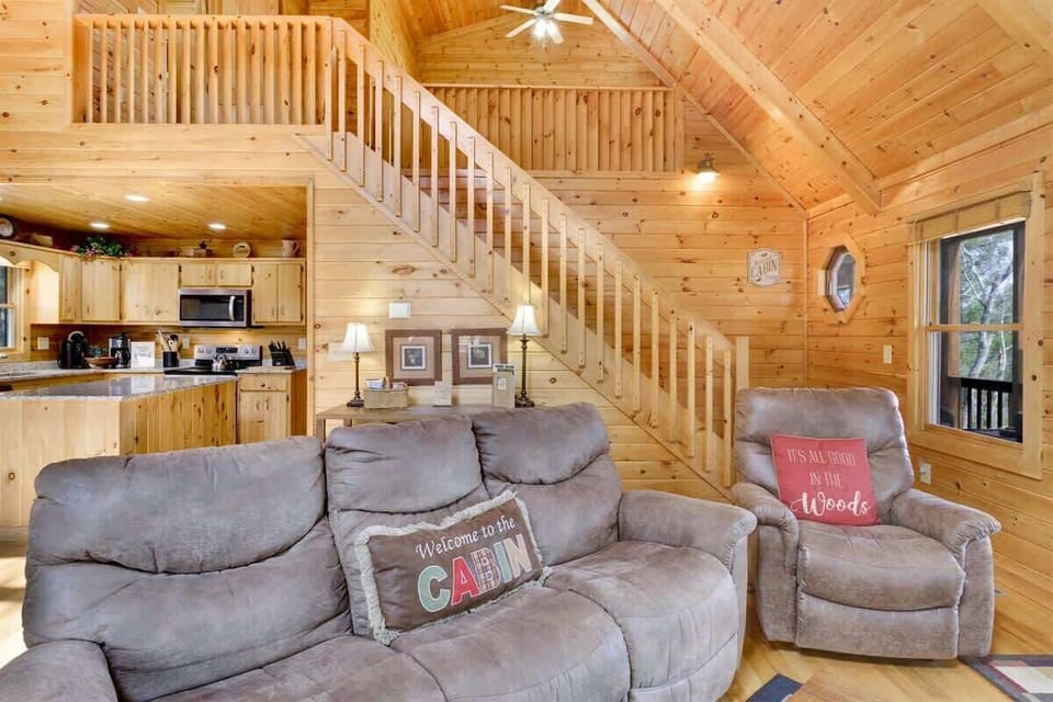 LIVING RM TO LOFT STAIRS VIEW
