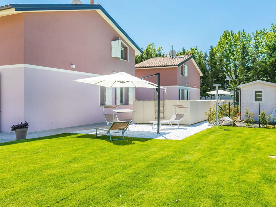 Home, Garden, Lawn, Yard, Landscaping, Estate, Shade, Artificial Turf, Backyard, Villa
