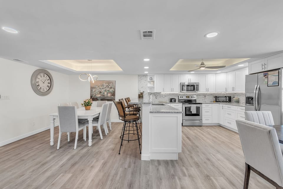 Dining/Kitchen