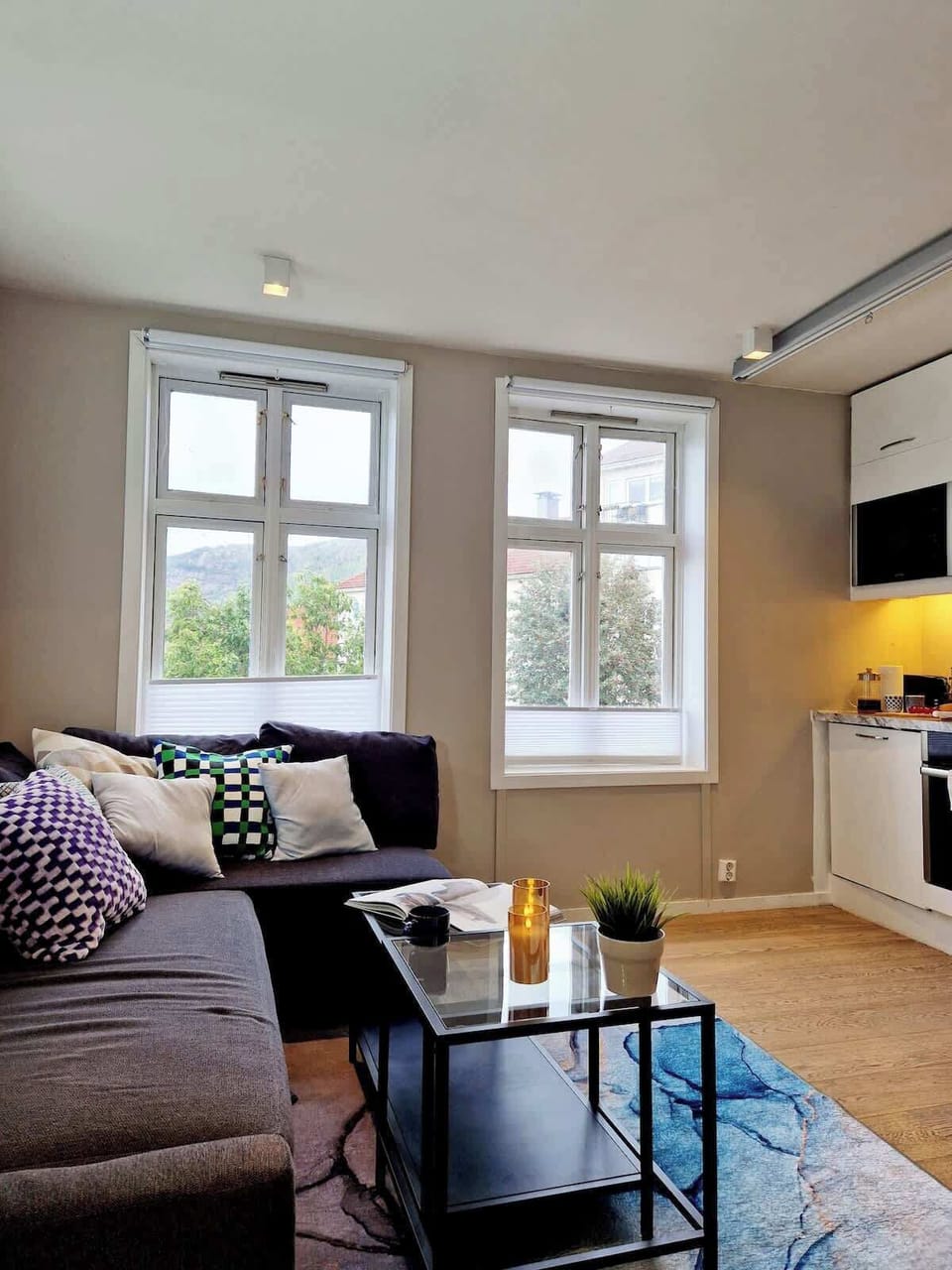 A bright and cozy space with dimmable spotlights