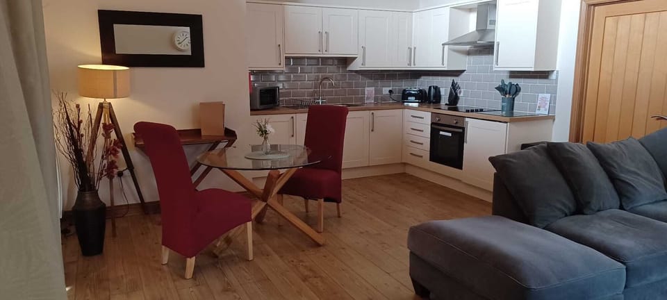 WoodwaltonKitchenDining