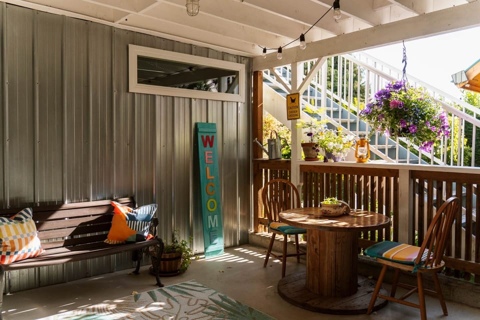 Private covered patio - great for a cup of your fave beverage and bird watching!