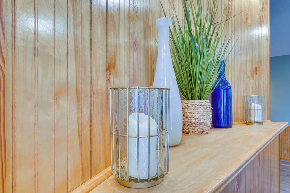 Dove's Nest Cabin's full bathroom