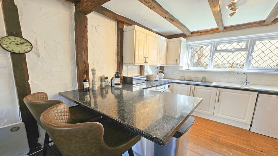 kitchen with breakfast bar