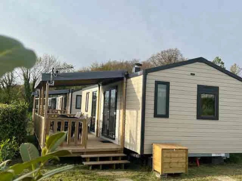 Camping 3 étoiles - Piscine  - ccbaeei Campground/ 
RV Resort in Hauts-de-France