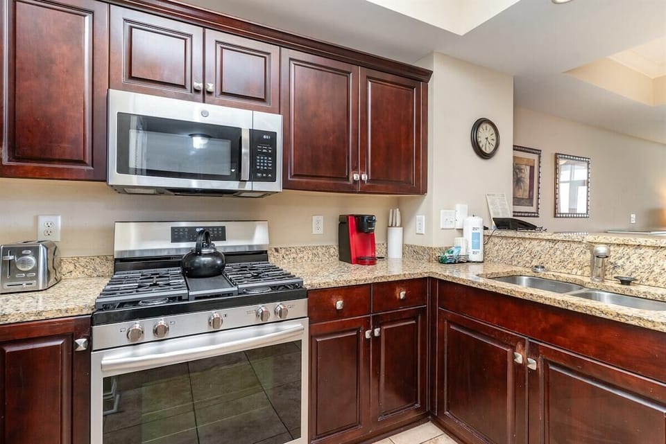 A practical cooking space that makes everyday meals feel effortless during your stay.
