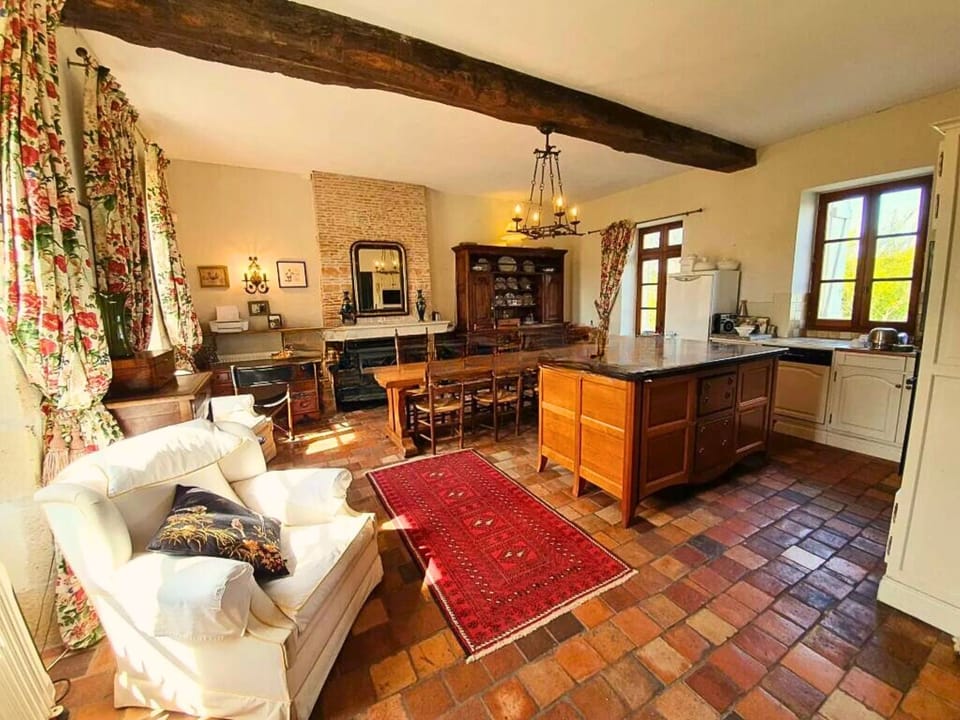 Main house open-plan kitchen and dining area.