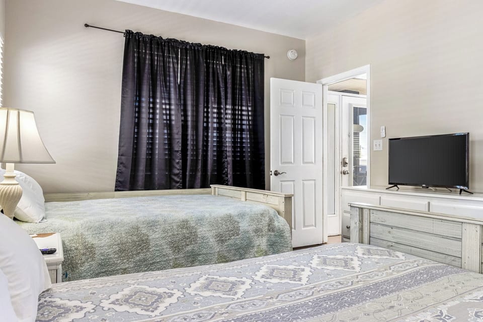 Fourth Bedroom - Two Full Beds + TV