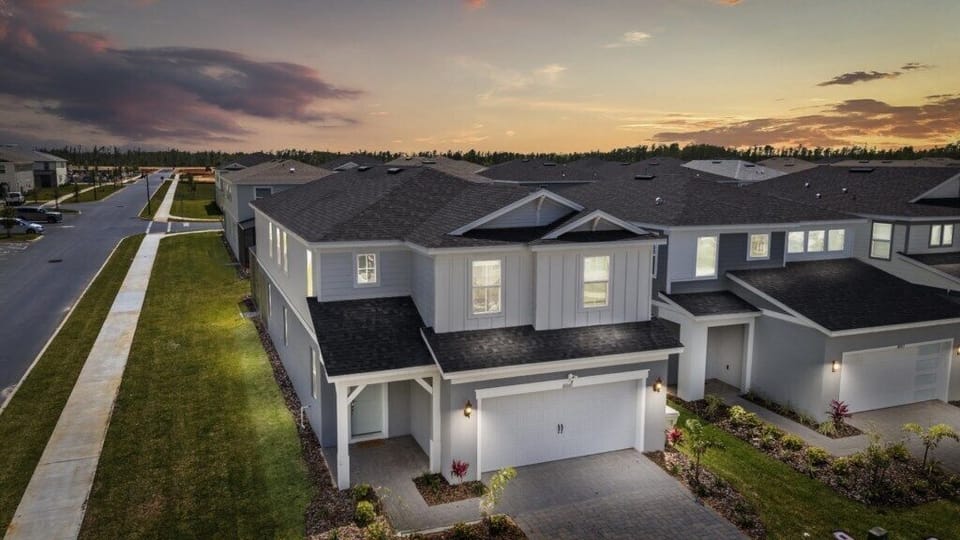 16007 Sandy Cliffs Drive (1).jpg