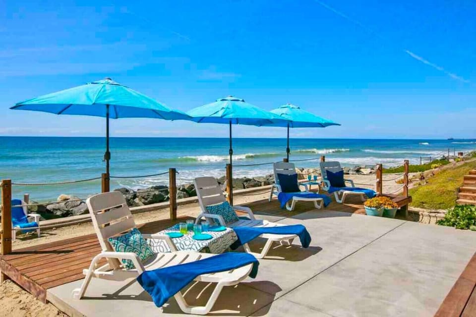 Oceanfront rental in Oceanside California, Beachfront vacation rental, Oceanside beach house, Nearby  beach access nearby, Private sandy backyard, Fire pit on the beach, No street between house and ocean, Walk to Oceanside Pier, Walk to restaurants and co