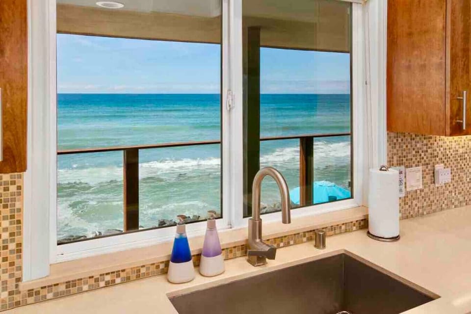 Oceanfront rental in Oceanside California, Beachfront vacation rental, Oceanside beach house, Nearby  beach access nearby, Private sandy backyard, Fire pit on the beach, No street between house and ocean, Walk to Oceanside Pier, Walk to restaurants and co