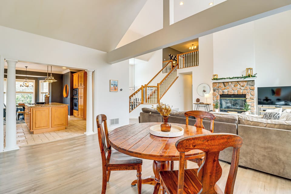 Dining Area | Main Level