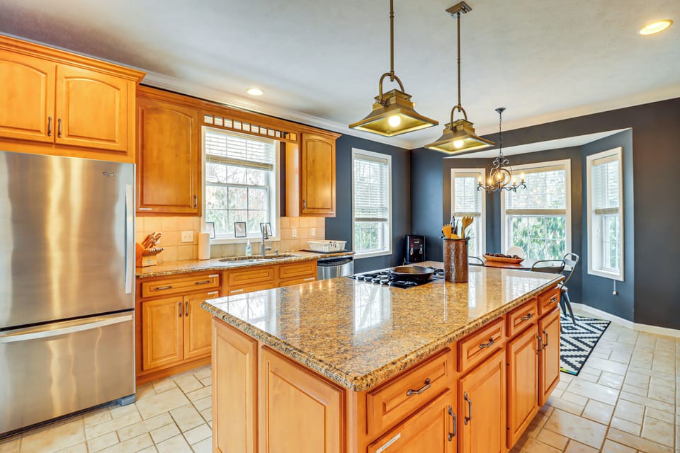 Kitchen | Main Level | Drip Coffee Maker | Toaster | Cooking Basics