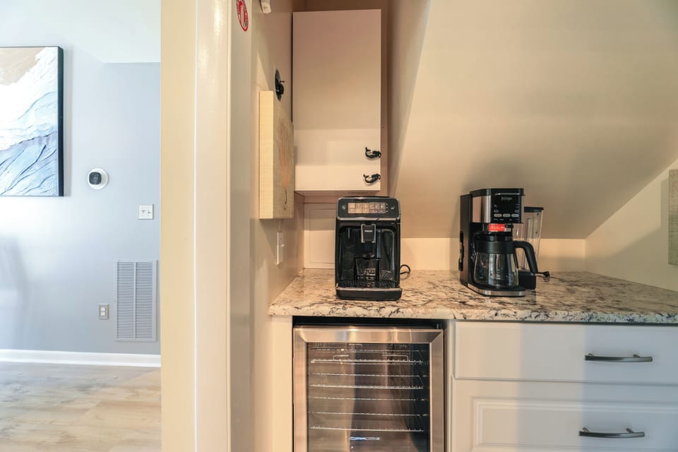 Coffee Bar | Single-Serve Coffee/Espresso Maker | Drip/Single-Serve Coffee Maker