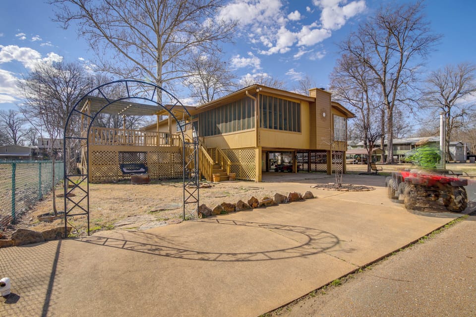 Tunica Vacation Rental | 3BR | 2BA | Stairs Required | 1,800 Sq Ft