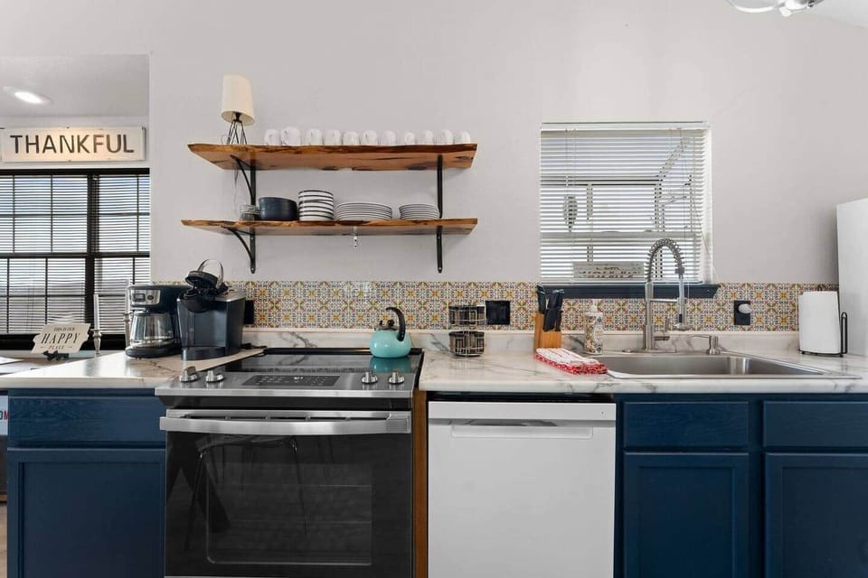 Full kitchen, beautifully updated.