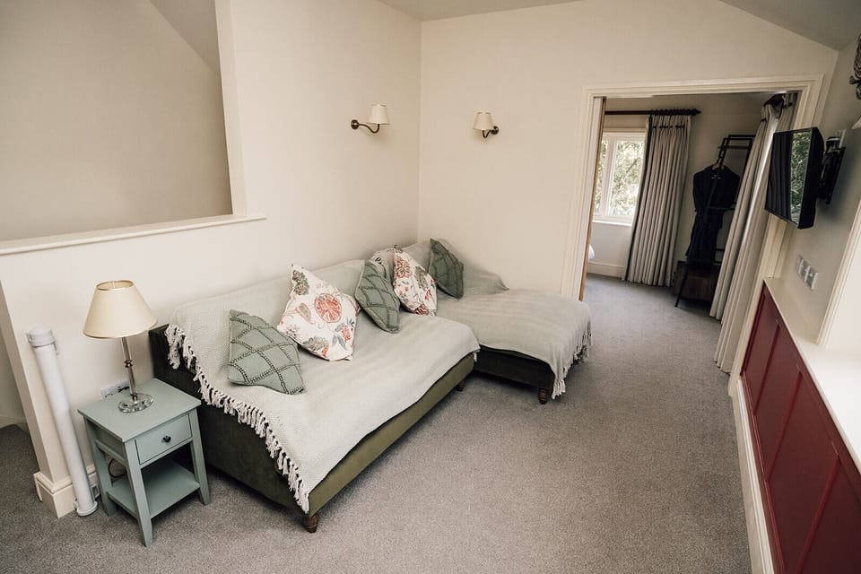 Living Room / Lounge