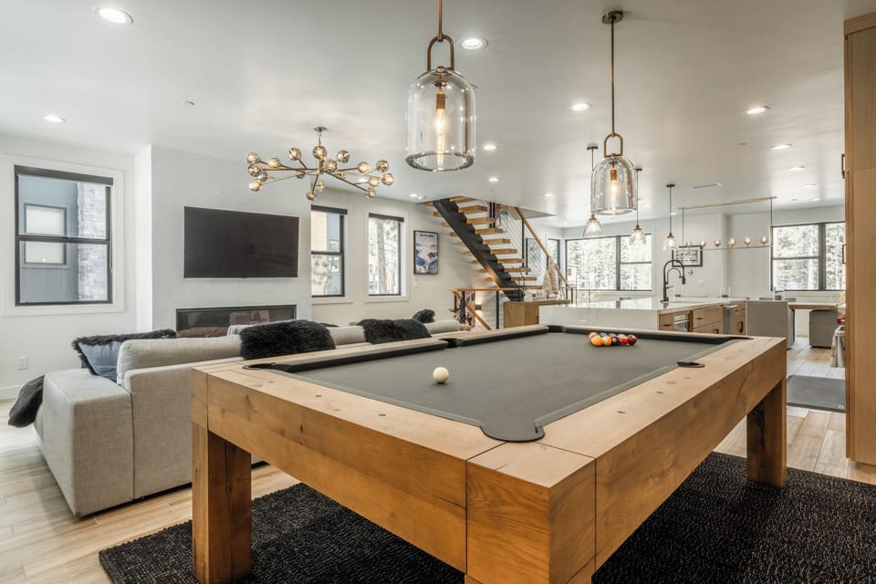 Living Room, Flatscreen TV, Gas Fireplace, Pool Table