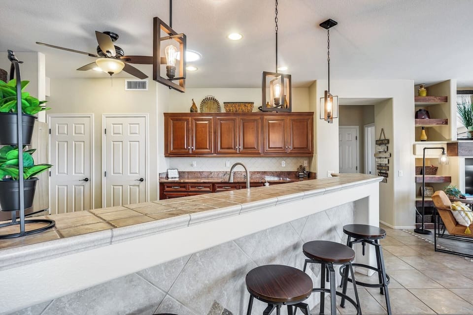 Kitchen Bar