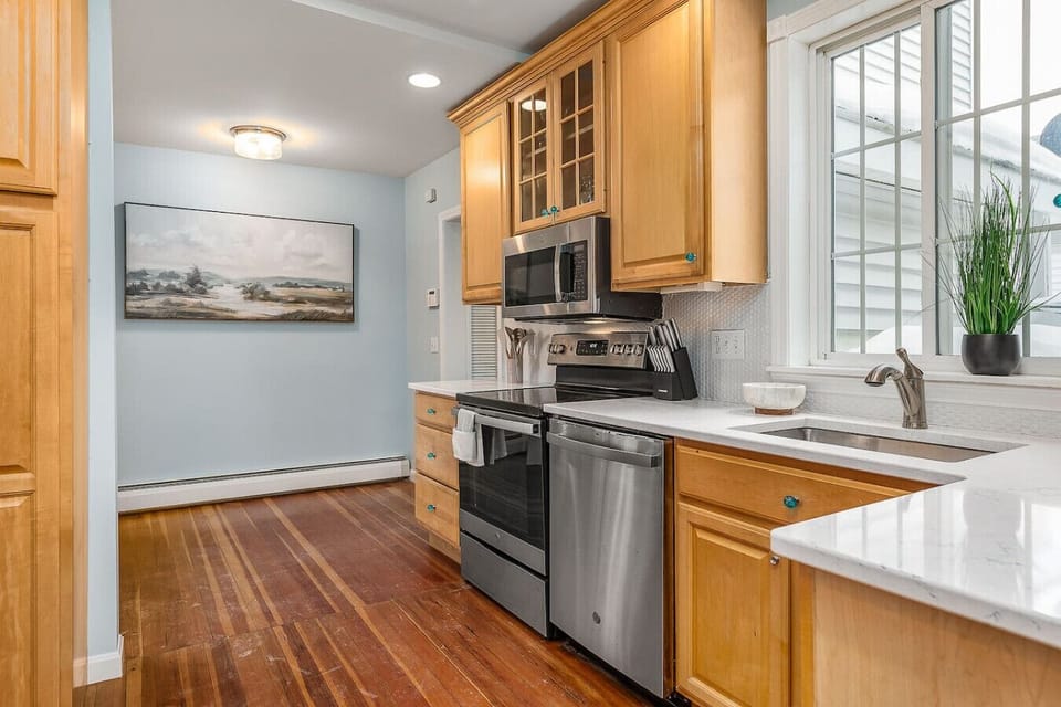 Fully Stocked Kitchen