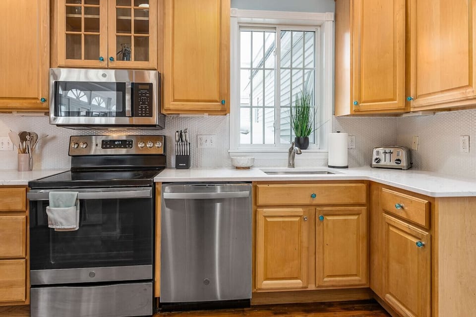 Fully Stocked Kitchen
