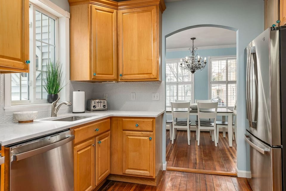 Fully Stocked Kitchen