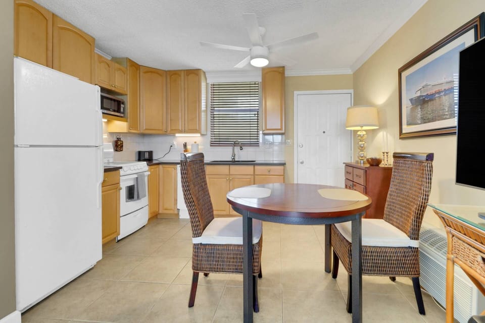 A dining table for 2 is available in the eat-in kitchen.