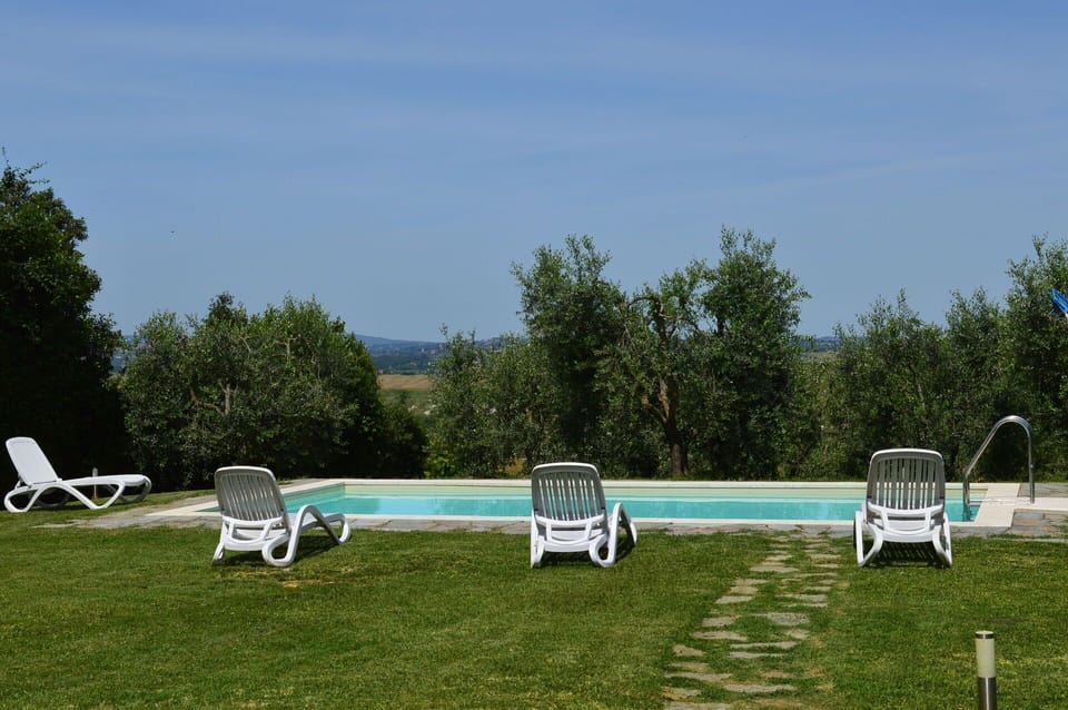 Furniture, Outdoor Furniture, Swimming Pool, Garden, Lawn, Chair, Leisure, Landscaping, Shade, Backyard