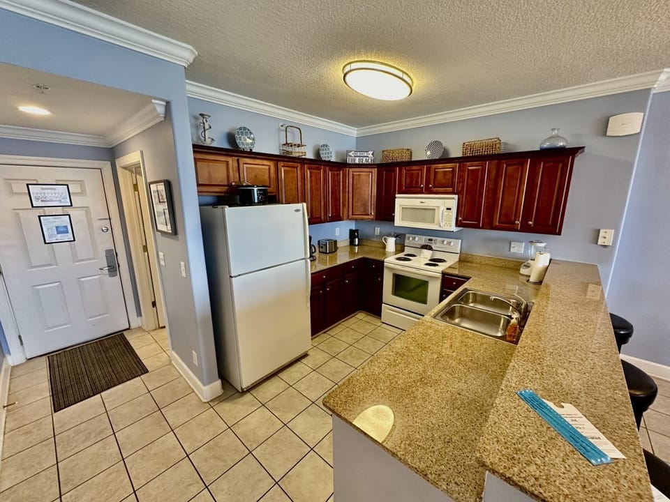 Full Kitchen