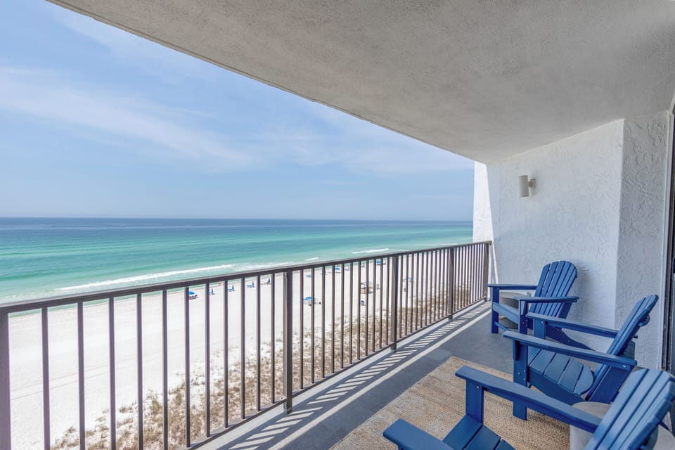 Private balcony overlooking the Gulf.