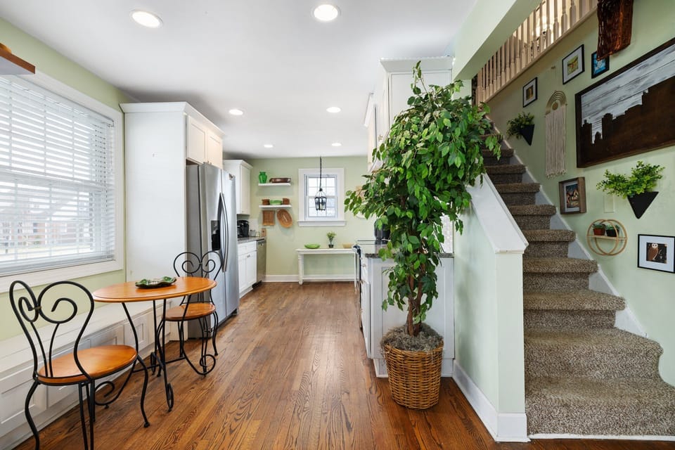 Gather & Savor – The dining nook just off the kitchen is the perfect spot to enjoy a casual meal or sip your morning coffee in comfort.