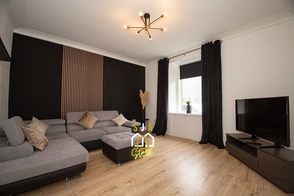 Living Room / Lounge