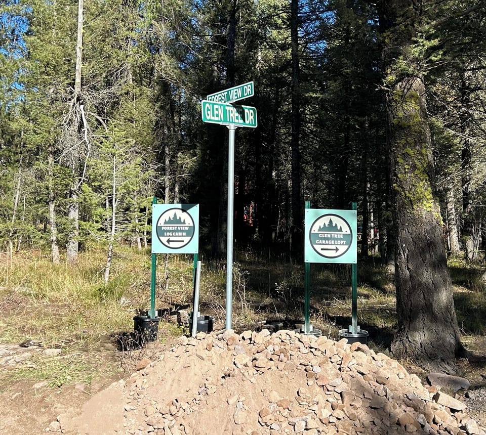 Watch for the signs. Glen Tree Loft is to the right.
