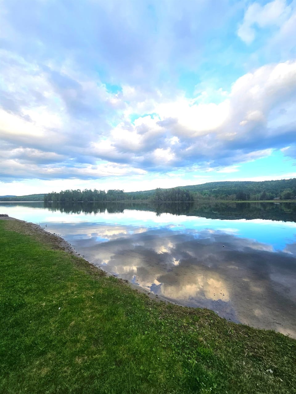 Waterfront-Sandy and Gradual Access to Water in Swimming Area