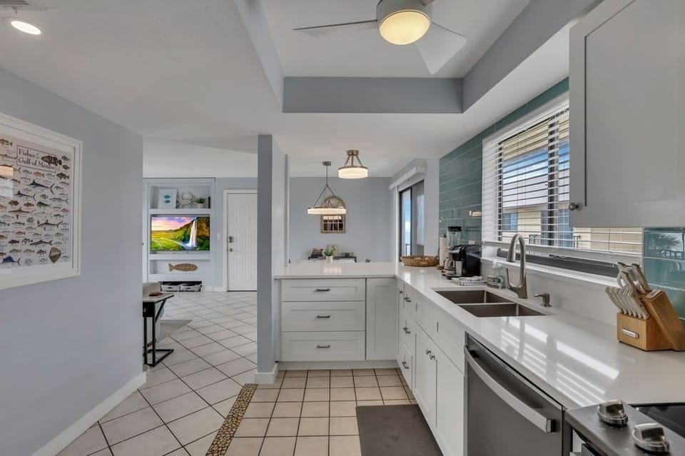 Stainless steel cooking pans and all utensils needed!